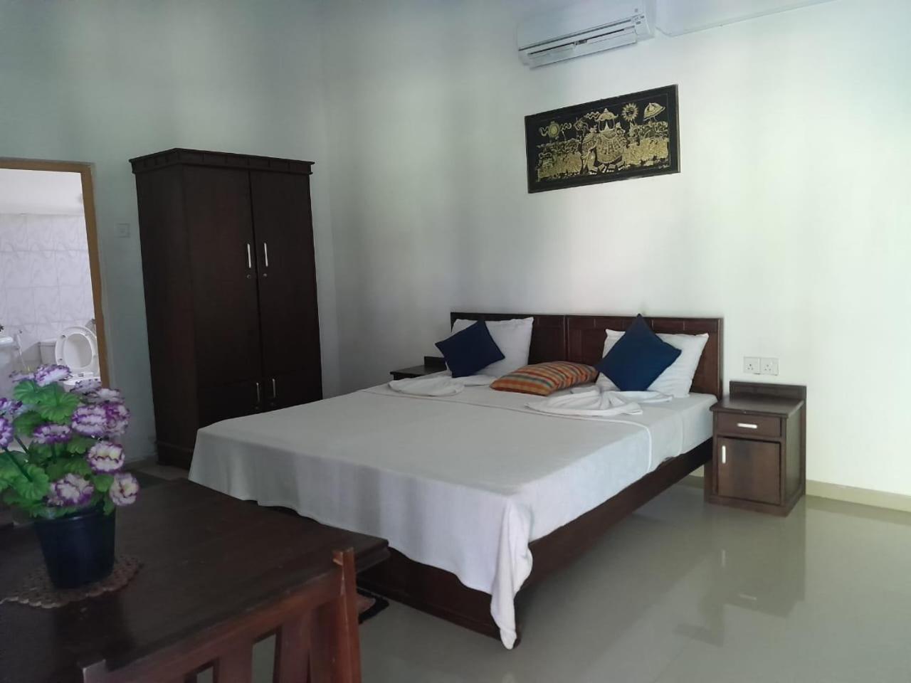 Serenity Lake Resort Yala Тиссамахарама Экстерьер фото
